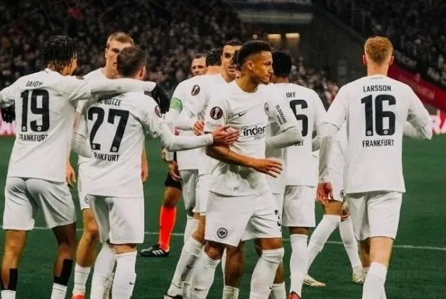 Farklı zaferle çeyrek final!