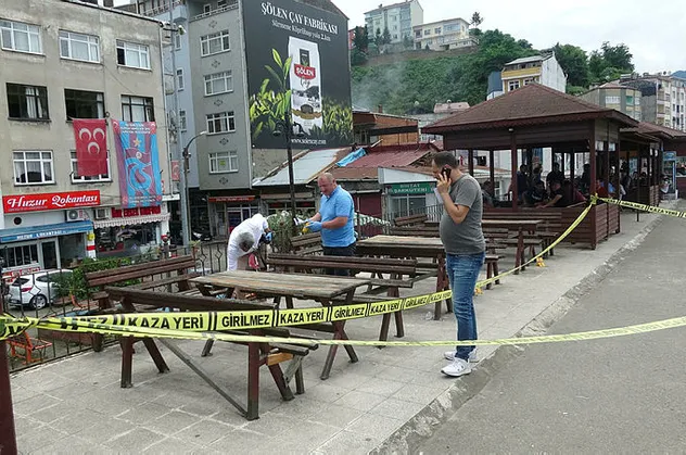 Trabzon'da kanlı hesaplaşma! Kurşun yağdırdı: 2 ölü 1 yaralı