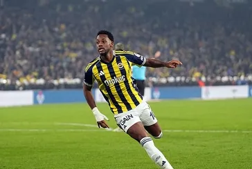 UEFA'dan Jhon Duran'a ceza!