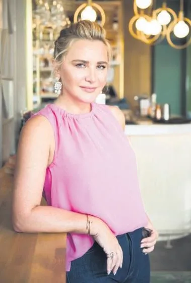 Cute cats: mini yılbaşı ağaçları Gamze Erçel, Yasemin Özilhan, Rachel Araz… Sosyetenin lüks yılbaşı