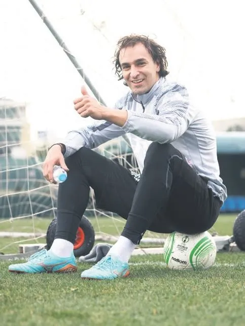 ingiliz-medyasindan-galatasaray-taraftarini-heyecanladiran-firmino-iddiasi-1678145840106.jpeg İngiliz medyasından Galatasaray taraftarını heyecanladıran Firmino iddiası-10