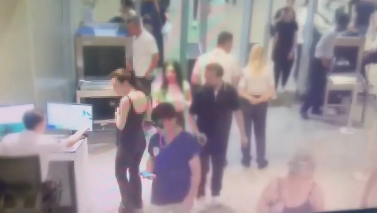 1784444262766.jpeg Şişli'de AVM'ye şarjörle girmeye çalışan üniversite öğrencisi yakalandı: Operasyonda 606 mermi ele geçirildi-5