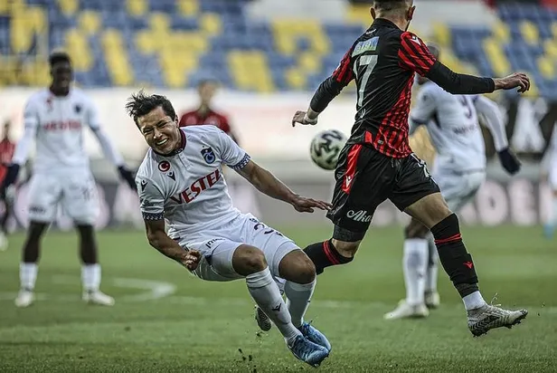 genclerbirligi-1-2-trabzonspor-mac-sonucu-1611417565925.jpeg