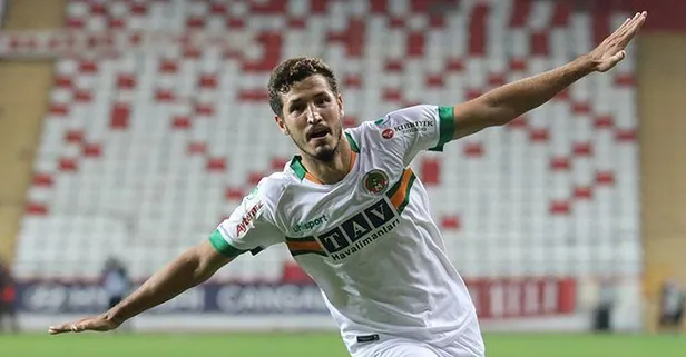 Beşiktaş ile anlaşan Salih Uçan'ın kazanacağı ücret de belli oldu (Yurttan ve dünyadan spor gündemi)