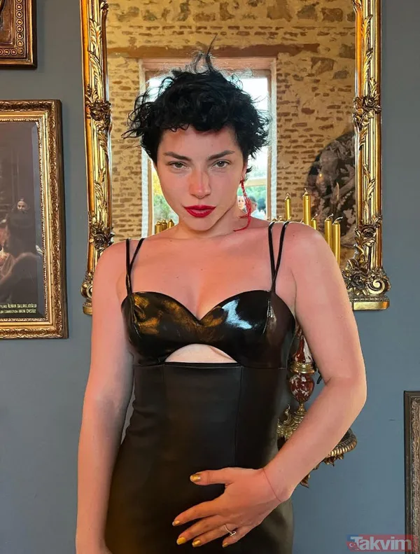 Merve Boluğur üstsüz paylaşımı bir anda olay oldu işin aslı sonra ortaya çıktı "Dünyanın sonu geldi valla çıplak çıkmış bir de" - 7