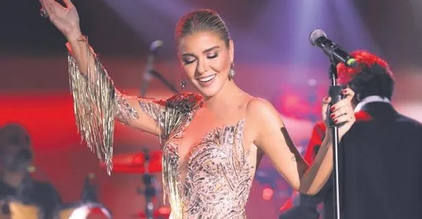 Gülben Ergen, yeni şarkısı Ciğerparem’in başarısının ardından ilk konserini Kıbrıs’ta verdi