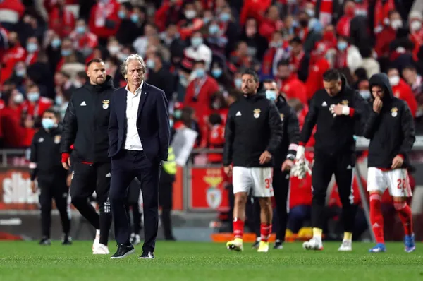 1641150205530.jpg Jorge Jesus'tan kötü haber! Fenerbahçe'ye rakip çıktı-3