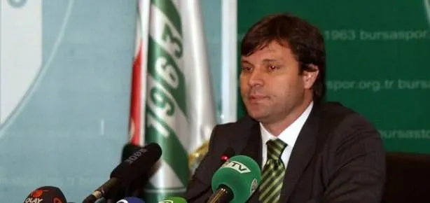 Ağlayarak gitti
