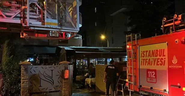 İstanbul Kadıköy'de facianın eşiğinden dönüldü! Restoranın tavanı çöktü, içeride müşteriler vardı...