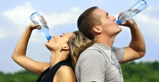 Su için sağlıklı kalın! Kadınlar ortalama 2 litre, erkeklerin ise 2.5 litre su içmesi gerekiyor