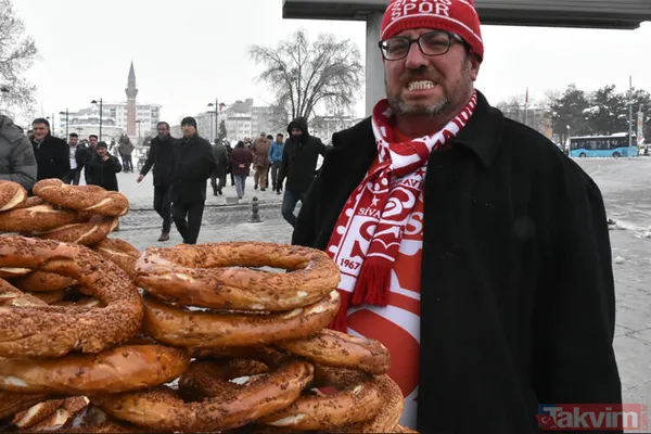Beşiktaş Galibiyetini Kutlarken, Videoya Yansıyan, Yöresel Şiveyle Söylediği 'Sabaha Kadar Buradayız' Sözü İle Sosyal Medyada Gündem Olan, Demir Grup Sivasspor...
