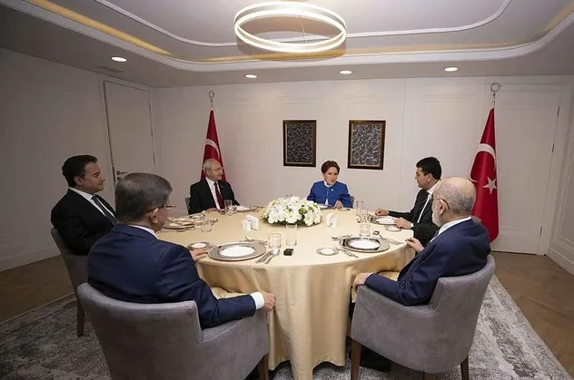 Hala ortak aday çıkaramayan 6'lı masa sosyal medyanın diline düştü! Tuvalet terliğine adaylık başvurusu