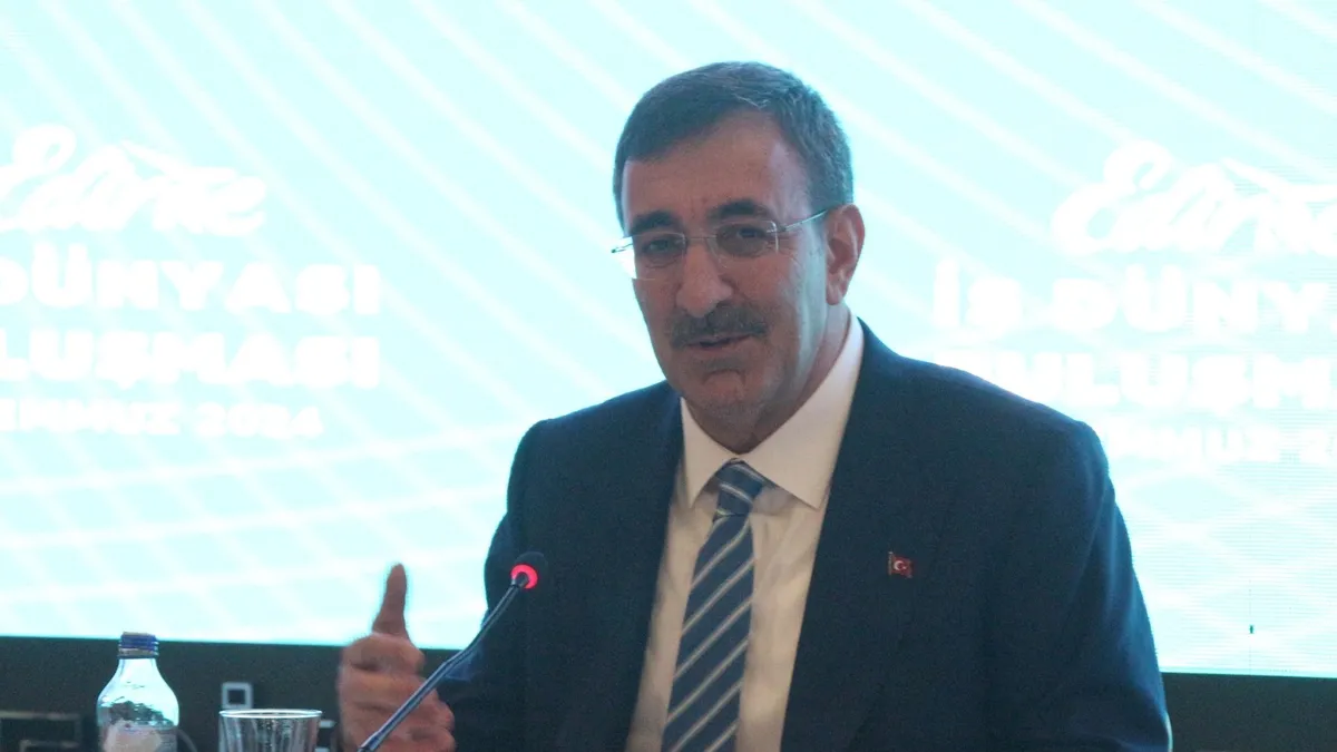 Cumhurbaşkanı Yardımcısı Yılmaz: ''Enflasyon çok daha hızlı düşecek, göreceksiniz''