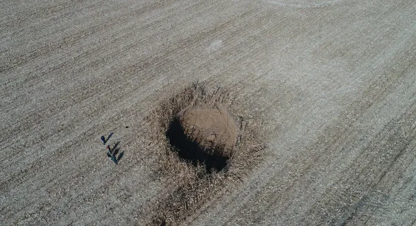 20-metre-capinda-12-metre-derinliginde-konyada-olusan-obruk-nedeniyle-balcikhisar-mahallesi-sakinleri-diken-ustunde-1635516291474.jpg 20 metre çapında 12 metre derinliğinde! Konya'da oluşan obruk nedeniyle Balçıkhisar Mahallesi sakinleri diken üstünde-2