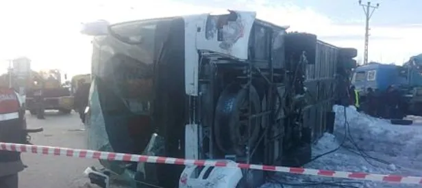 Konya'da öğrencileri taşıyan otobüs devrildi!