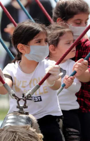 Çocuklar ne zaman dışarı çıkacak? 20 yaş altı sokağa çıkma saatleri nedir?