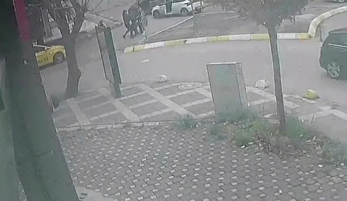 eski-futbolcu-oktay-derelioglu-ve-esi-basak-dereliogluna-saldiran-magandalardan-piskin-savunma-1701944891951.jpeg Eski futbolcu Oktay Derelioğlu ve eşi Başak Derelioğlu'na saldıran magandalardan pişkin savunma!-2