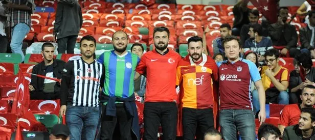 Rize’de tribünler tek yürek! Yan yana izlediler