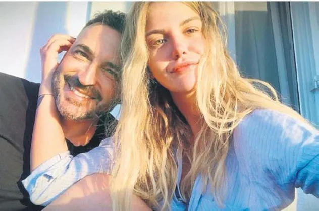 Aslı Turanlı ve Yunan sevgilisi DJ Ilias Valeron'dan 'Hercai' keyfi