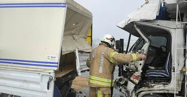 İstanbul’da kar yağışı kazaları da beraberinde getirdi! TEM’de 2 ayrı kaza: 1’i ağır 4 yaralı