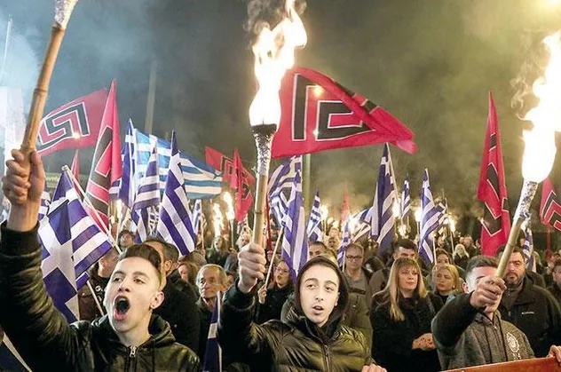 Avrupalı ırkçı gruplar Yunanistan'a desteğe gitti!