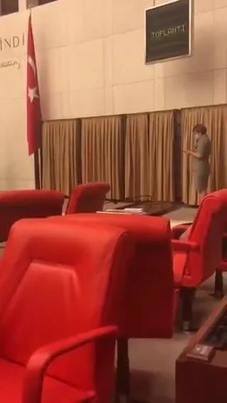 TBMM'de CHP rezaleti: Çalışmaları engellemek için kabine giren çıkmadı!