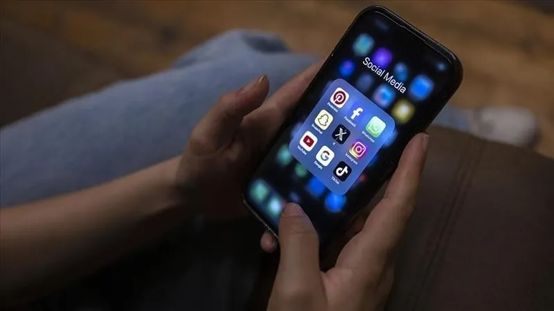 sosyal-medya-devleri-yine-casuslukla-gundemde-whatsappta-uctan-uca-kriz-ve-googlein-telekulak-odemesi-1769589506969.jpeg Sosyal medya devleri yine casuslukla gündemde: WhatsApp'ta uçtan uca kriz ve Google'ın "telekulak" ödemesi!-5