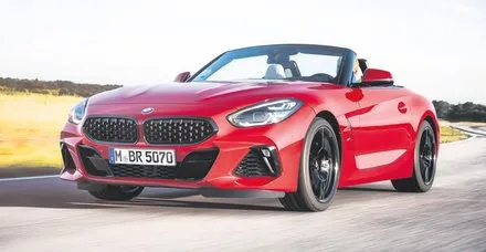 Yeni BMW Z4 yüzünü gösterdi