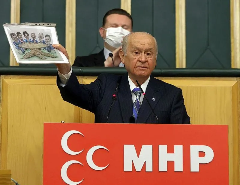 Masayı karikatürle dağıttı: Altılı ganyan gizli ayak HDP!