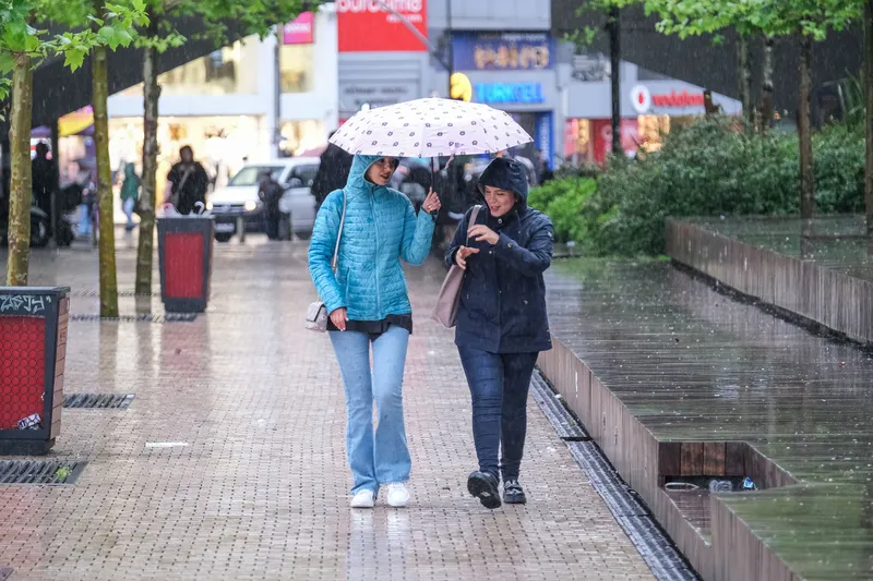 meteoroloji-tek-tek-siraladi-gok-gurultulu-ve-saganak-beklenen-35-il-sizin-sehriniz-var-mi-1778307097672.jpg Meteoroloji tek tek sıraladı: Gök gürültülü ve sağanak beklenen 35 il! Sizin şehriniz var mı?-7