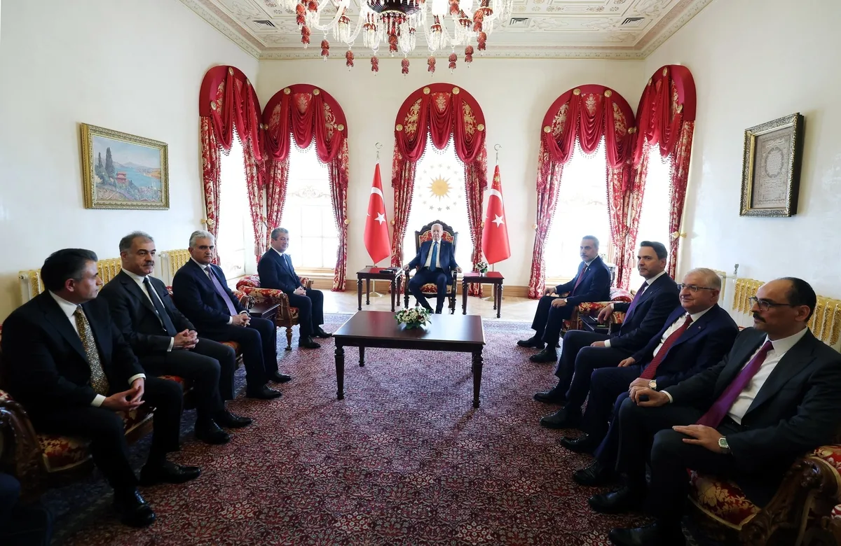 baskan-erdogan-mesrur-barzaniyi-kabul-etti-kalkinma-yolu-ve-terorle-mucadele-masada-1778337786528.jpeg Başkan Erdoğan, Mesrur Barzani’yi kabul etti: Kalkınma Yolu ve terörle mücadele masada-2