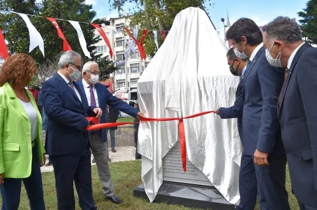 CHP İsmet İnönü’nün doğum gününde İnönü Parkı ve büstünü törenle açtı