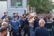 Gaziantep’teki engelli kıza cinsel istismar iddiasına 4 gözaltı: Karakolun önünde arbede çıktı