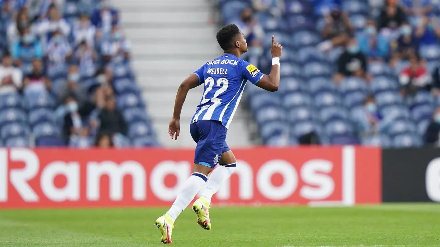 Galatasaray'ın yeni sol beki Porto'dan! - 12