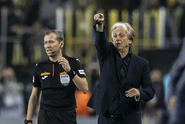 fenerbahce-evinde-basaksehiri-rossinin-muhtesem-goluyle-1-0-maglup-etmeyi-basardi-1666466283866.jpeg Fenerbahçe evinde Başakşehir'i Rossi'nin muhteşem golüyle 1-0 mağlup etmeyi başardı-5