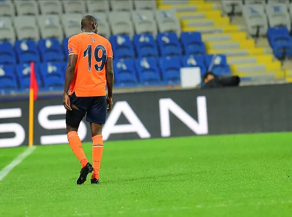 demba-ba-isvicrenin-lugano-takimina-transfer-oldu-1624039707015.jpg Demba Ba, İsviçre'nin Lugano takımına transfer oldu-3
