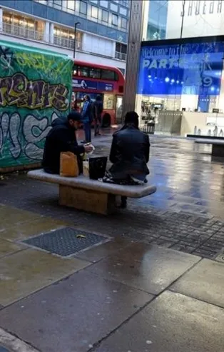 İngiltere'de enerji fiyatları eğitimi vurdu! Okullar kapanmamak için çözüm arıyor: Öğrenciler montla otursun