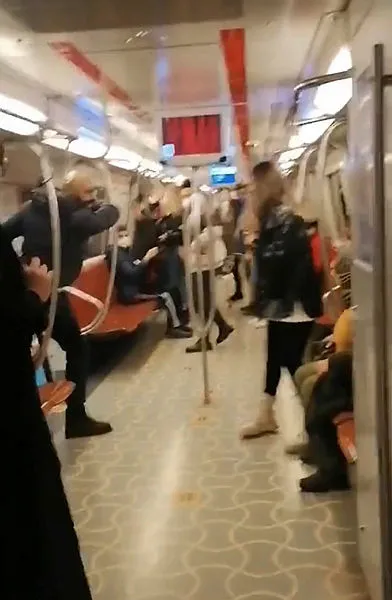 1637842240323.jpg Metroda saldırıya uğrayan anne kızın ifadesi ortaya çıktı: Güvenlik polis çağırmak istemedi-3
