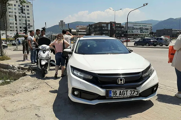 Bursa'da bir garip kaza! Biri sigara içti diğeri tabanca istedi