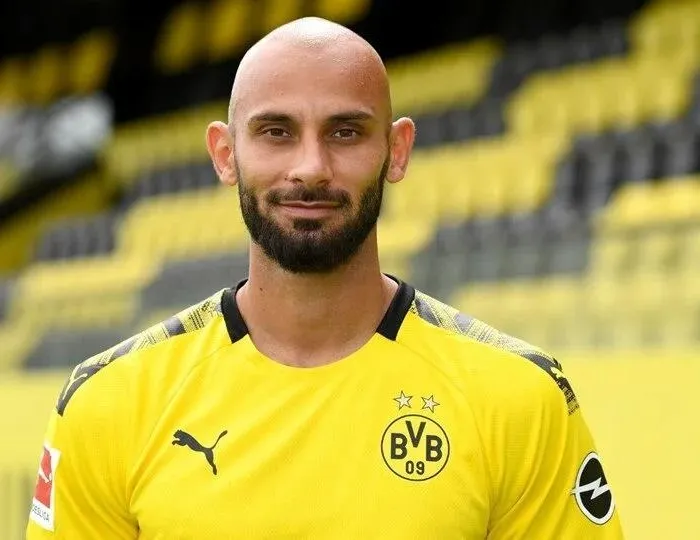 Toprak kariyerini noktaladı