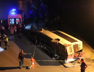 Uşak'ta feci kaza! Tarım işçilerini taşıyan minibüs devrildi