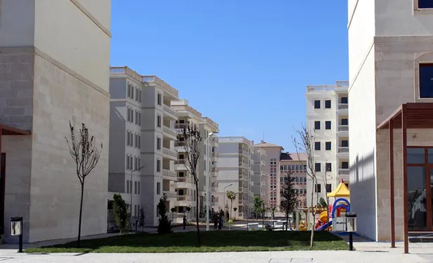 tokiden-vatandasa-36-ilde-daire-mujdesi-konutlar-cekilissiz-kurasiz-satisa-sunuluyor-1596216773845.jpg TOKİ'den vatandaşa 36 ilde daire müjdesi! Konutlar çekilişsiz kurasız satışa sunuluyor-9