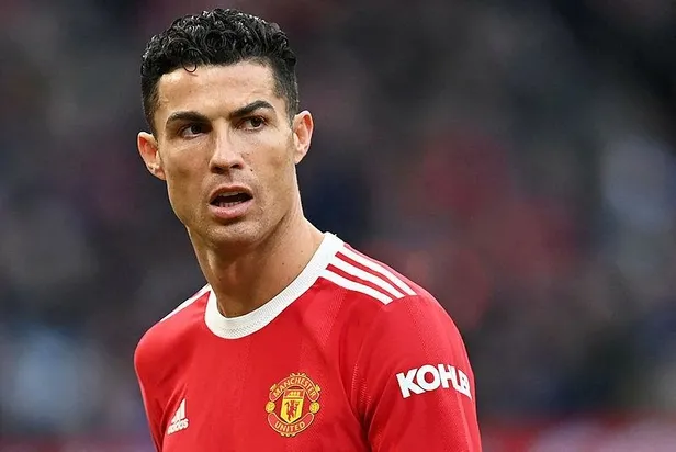 ronaldo-manchester-united-ile-yollari-ayiriyor-ispanya-basininda-yeni-takimi-hakkinda-avrupayi-soke-eden-iddia-1640717490579.jpeg