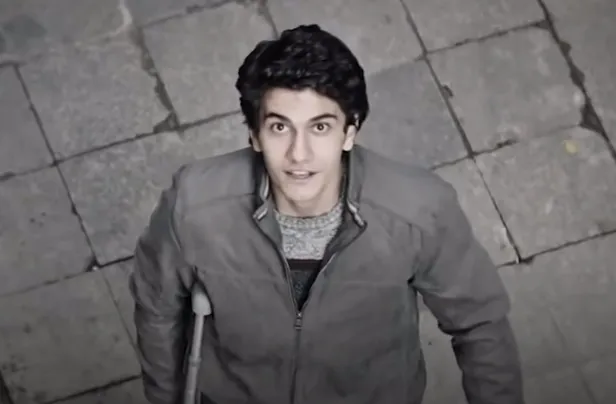 aniden-birakip-gitmisti-apar-topar-geri-dondu-masumlar-apartmaninda-yuzlerde-guller-actiracak-gelisme-boyle-paylasildi-1634116780418.jpg Aniden bırakıp gitmişti apar topar geri döndü! Masumlar Apartmanı'nda yüzlerde güller açtıracak gelişme böyle paylaşıldı-4