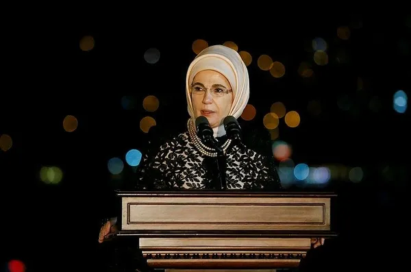 Emine Erdoğan akademisyen, sanatçı ve işkadınlarına iftar daveti verdi-4