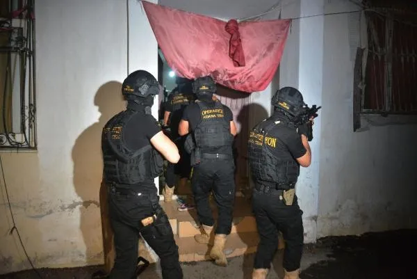 Adana'da DEAŞ'a şafak baskını: 7 gözaltı-2