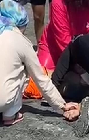 Salda Gölü'ne giren genç boğuldu
