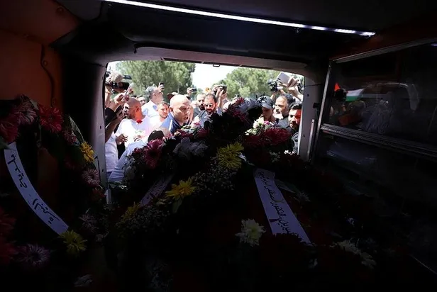 İsrail askerleri tarafından öldürülen Şirin Ebu Akile'nin taziye düzenlenen evine baskın!-3