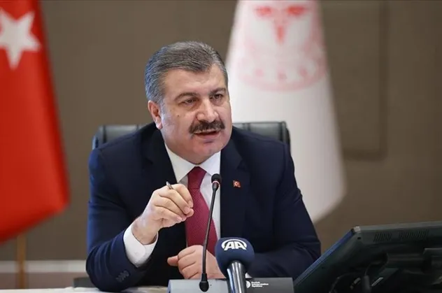 Sağlık Bakanı Fahrettin Koca Cem Yılmaz'ın o önerisine yanıt verdi