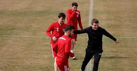 Sivasspor'un bineceği uçağa yıldırım isabet etti!